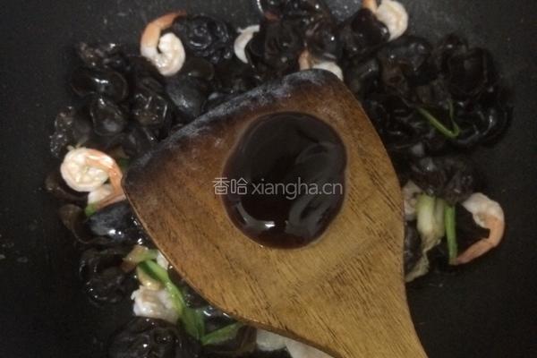 黑木耳虾仁炒肉的做法图解7
