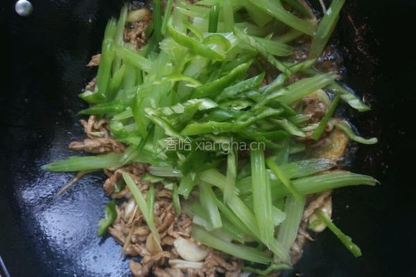 芹菜炒肉丝的做法图解6