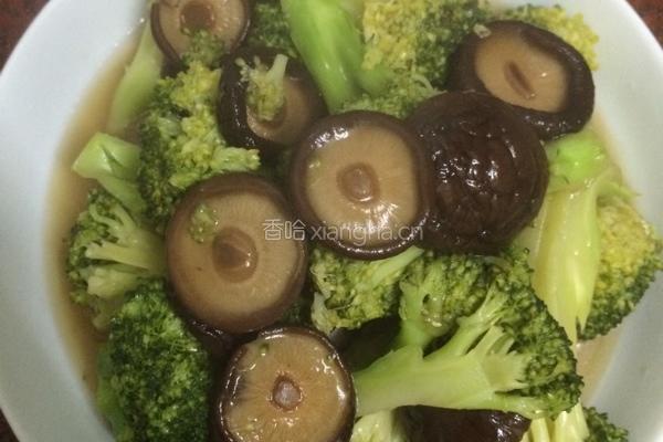 西兰花炒香菇的做法图解8