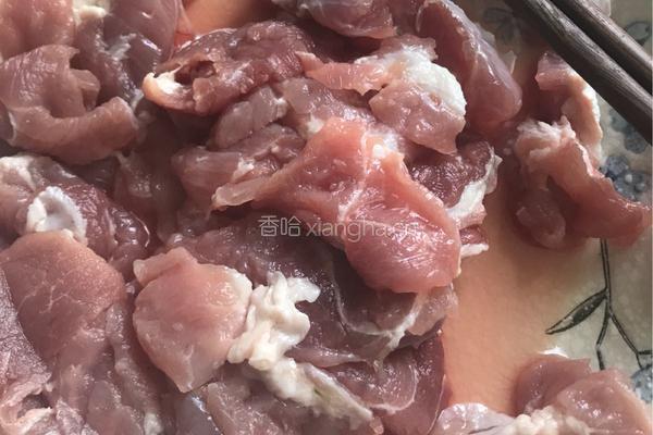豆豉炒猪肉的做法图解1