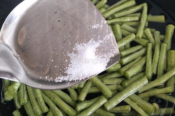 芝麻酱豆角的做法图解3