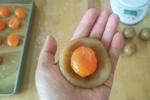 广式白莲蛋黄月饼的做法图解9