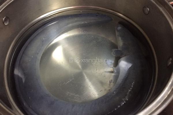 豆豉蒸白鳗鱼的做法图解3