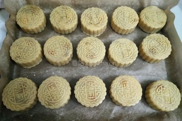蛋黄莲蓉月饼的做法图解12