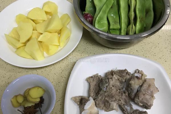 排骨炖豆角土豆的做法图解6