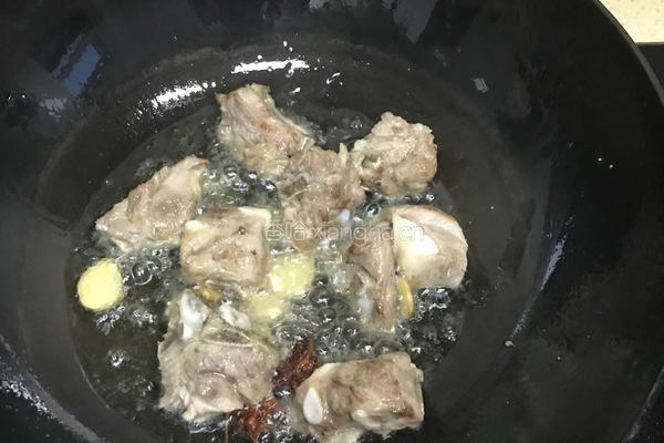 排骨炖豆角土豆的做法图解9