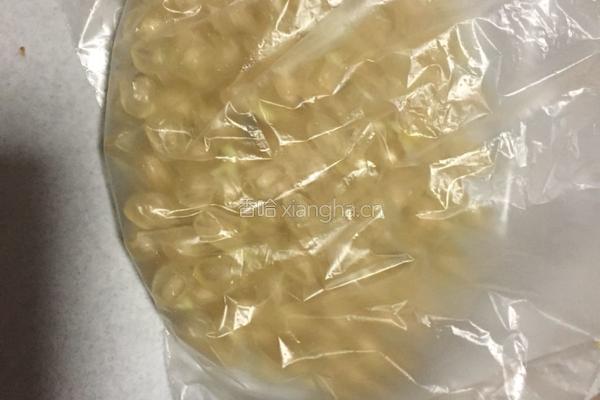 手榨石榴汁的做法图解3
