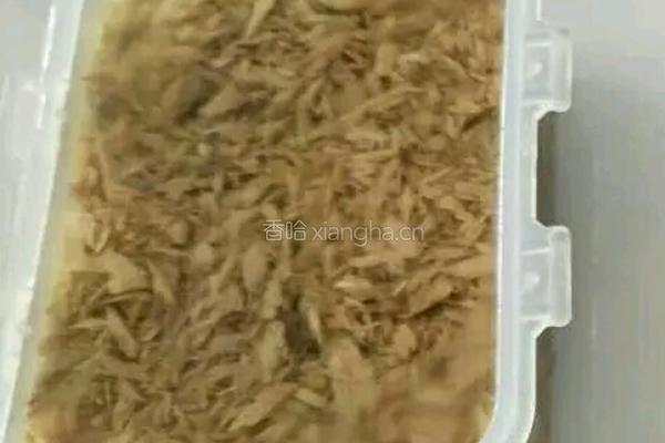 墨西哥辣椒金枪鱼饼的做法图解2