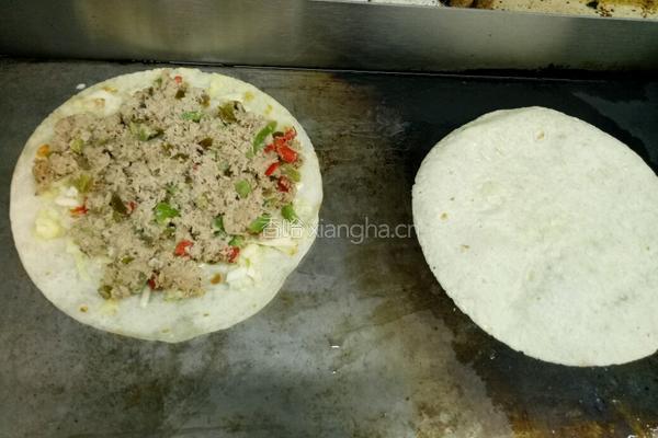 墨西哥辣椒金枪鱼饼的做法图解12