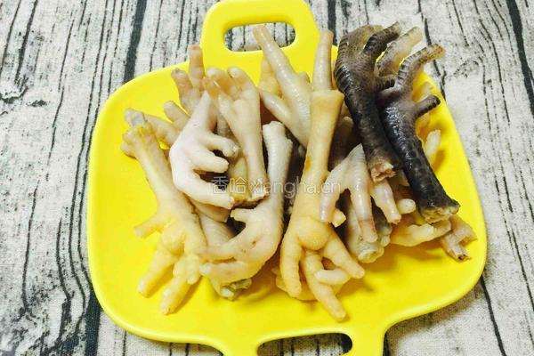 红枣枸杞当归鸡脚的做法图解4