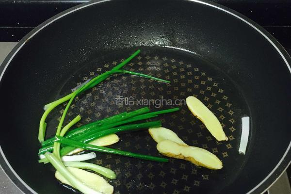 红枣枸杞当归鸡脚的做法图解5