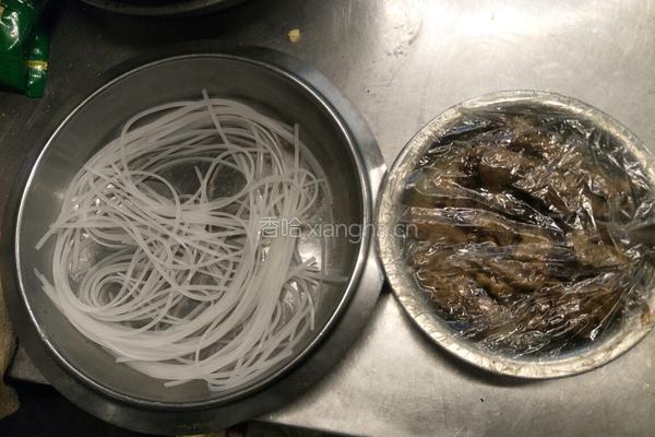 西红柿炖牛腩的做法图解1