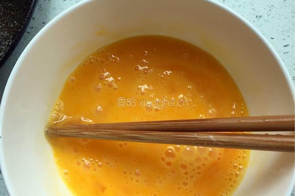 金针菇炒鸡蛋的做法图解3