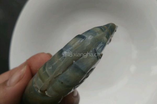 红烧罗氏沼虾的做法图解1