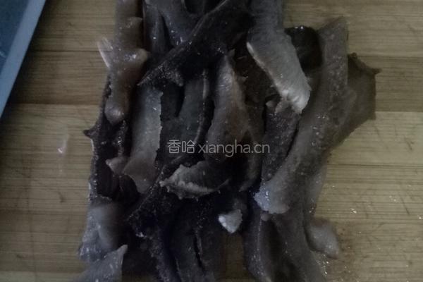 葱爆海参的做法图解2