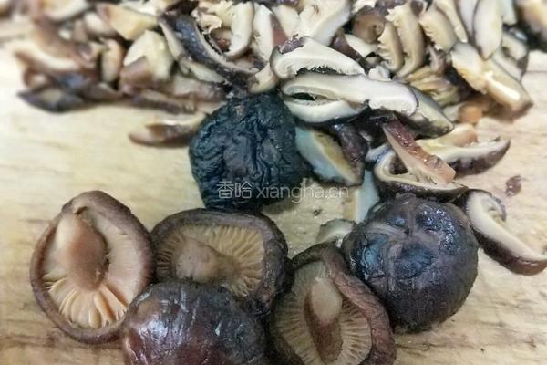 自制麻辣牛肉酱的做法图解2