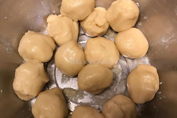 广式五仁月饼的做法图解1