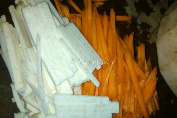 香芋萝卜丝的做法图解1