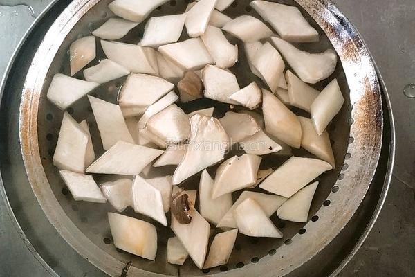 杏鲍菇炒肉的做法图解3