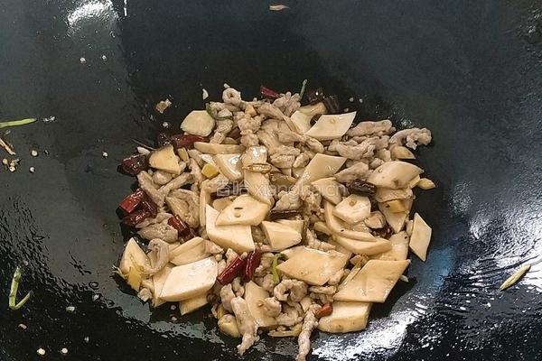杏鲍菇炒肉的做法图解7