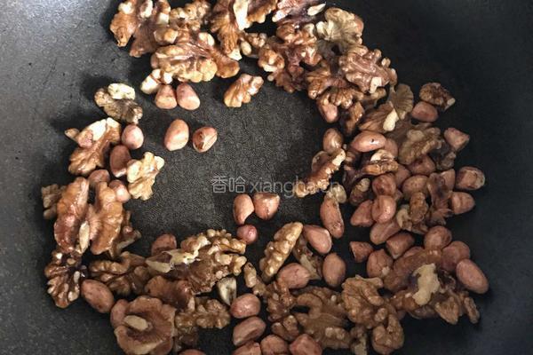 核桃花生薄饼的做法图解1