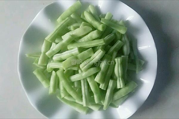 四季豆炒肉的做法图解2