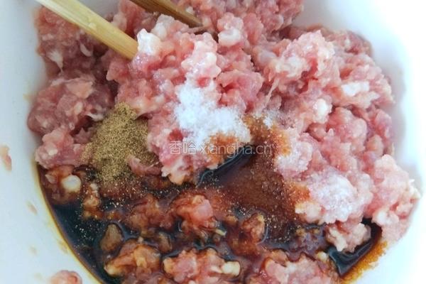 玉米鲜肉馄饨的做法图解3