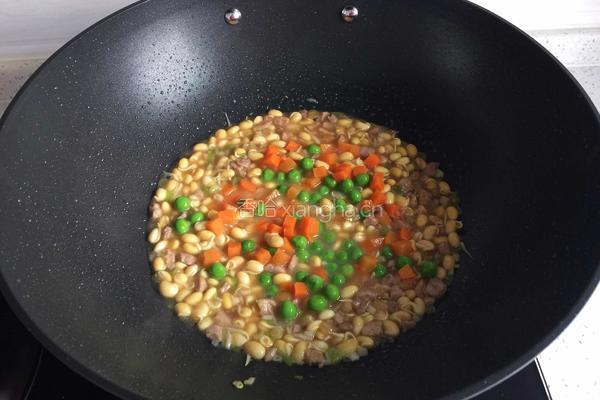 黄豆芽炒肉的做法图解8