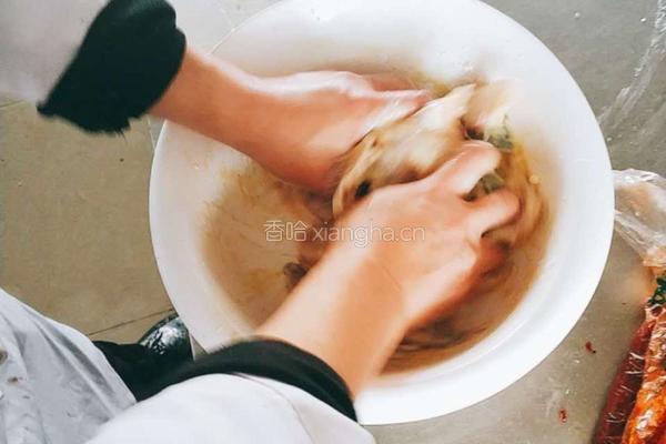 火爆肥肠的做法图解2