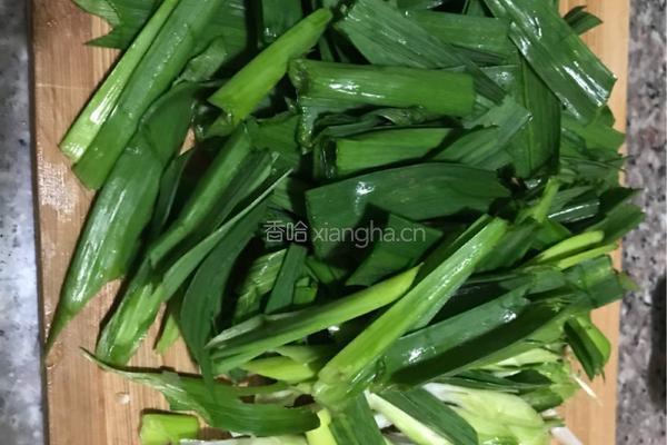 蒜苗炒肉的做法图解3