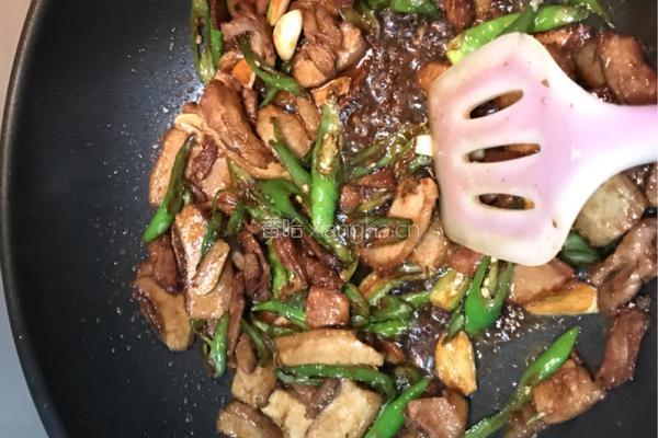蒜苗炒肉的做法图解5