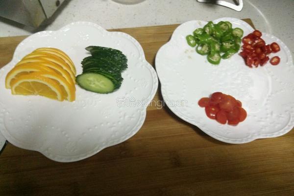 孔雀开屏鲈鱼的做法图解7