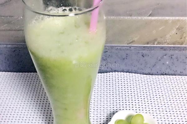 鲜榨新疆葡萄汁的做法图解1