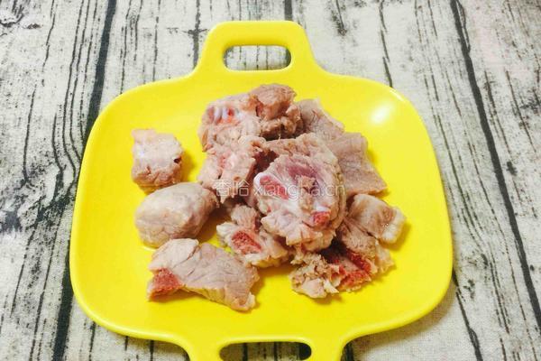 石斛麦冬鲍鱼排骨炖汤的做法图解6