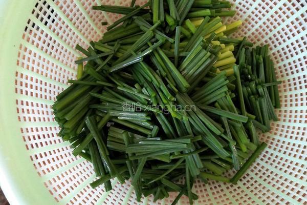 韭菜花炒牛肉的做法图解4