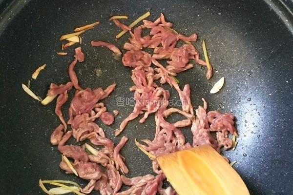 韭菜花炒牛肉的做法图解8