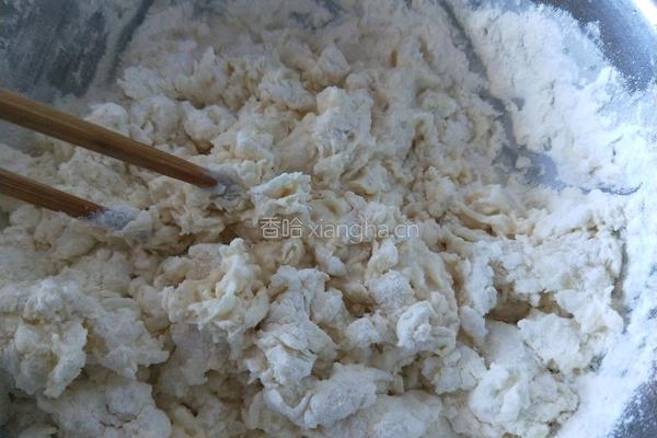 猪肉芹菜馅饼的做法图解2