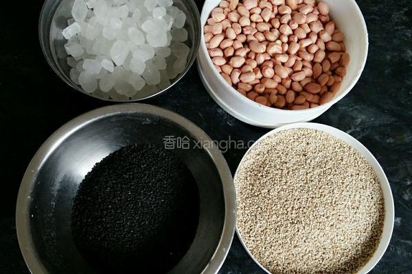 芝麻花生糖的做法图解1