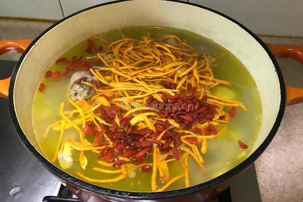 虫草花猪肚土鸡汤的做法图解5