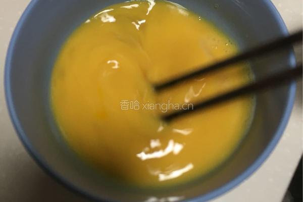 黄瓜火腿蛋炒饭的做法图解1