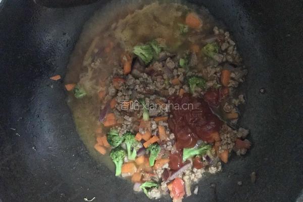 番茄牛肉芝士焗饭的做法图解4