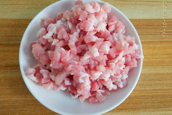 红烧肉丁的做法图解2