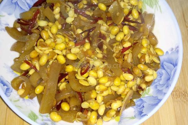 黄豆芽炒肉皮的做法图解5