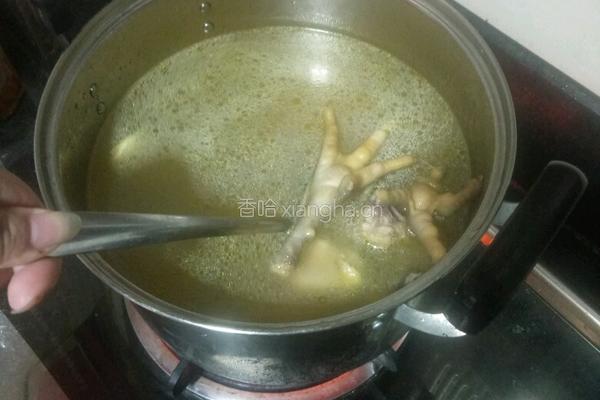 香菇玉米鸡肉汤的做法图解4