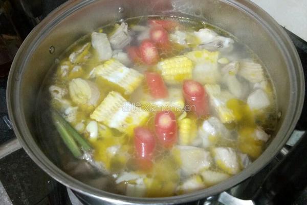香菇玉米鸡肉汤的做法图解5