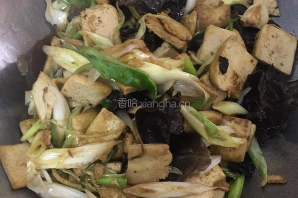 木耳大葱煎豆腐的做法图解6