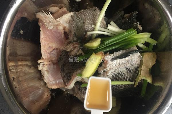 酱五香黑鱼块的做法图解7