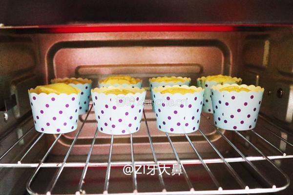 纸杯蛋糕的做法图解11
