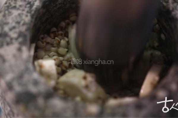 古人冬季养生品——薏米山药柿霜粥的做法图解2