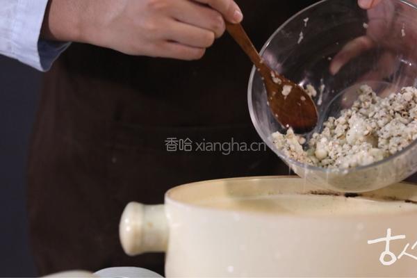 古人冬季养生品——薏米山药柿霜粥的做法图解3